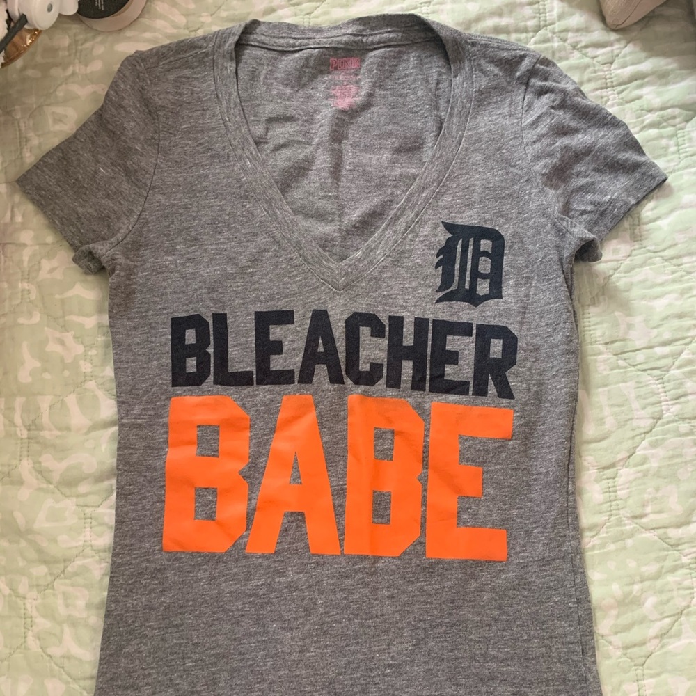 PINK Detroit Tigers t-shirt ⚾️